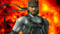 Solid Snake hugging a wall in a snowy military compound in Metal Gear Solid